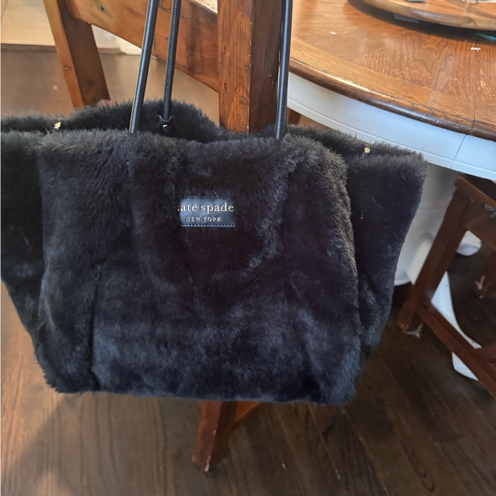Kate Spade Black Faux Fur Handbag
Lightly used, no stains